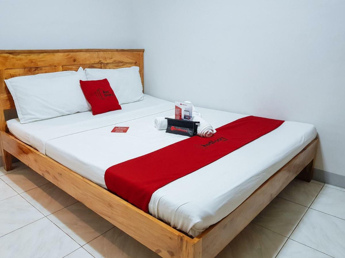Hotel Reddoorz Near Ramiro Community Hospital Totolan Exteriér fotografie