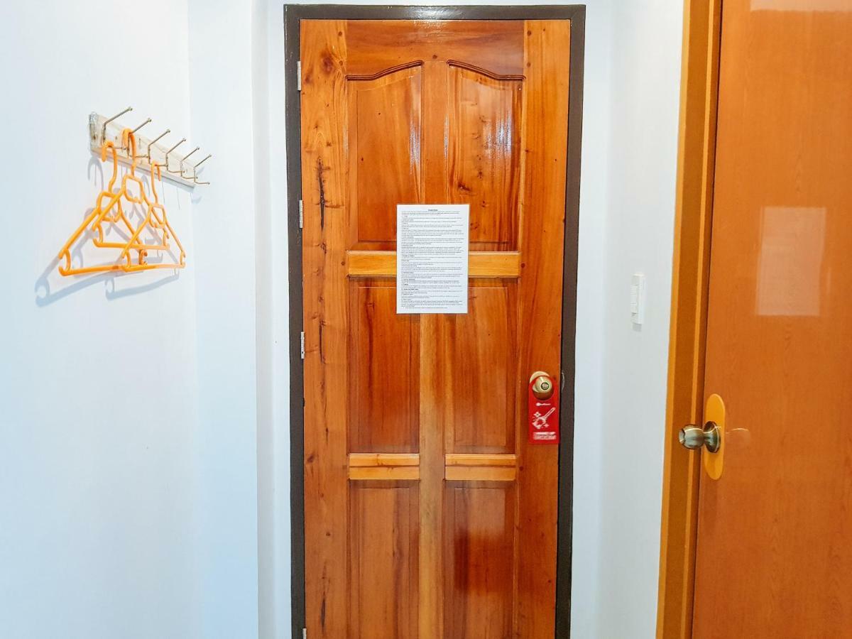 Hotel Reddoorz Near Ramiro Community Hospital Totolan Exteriér fotografie