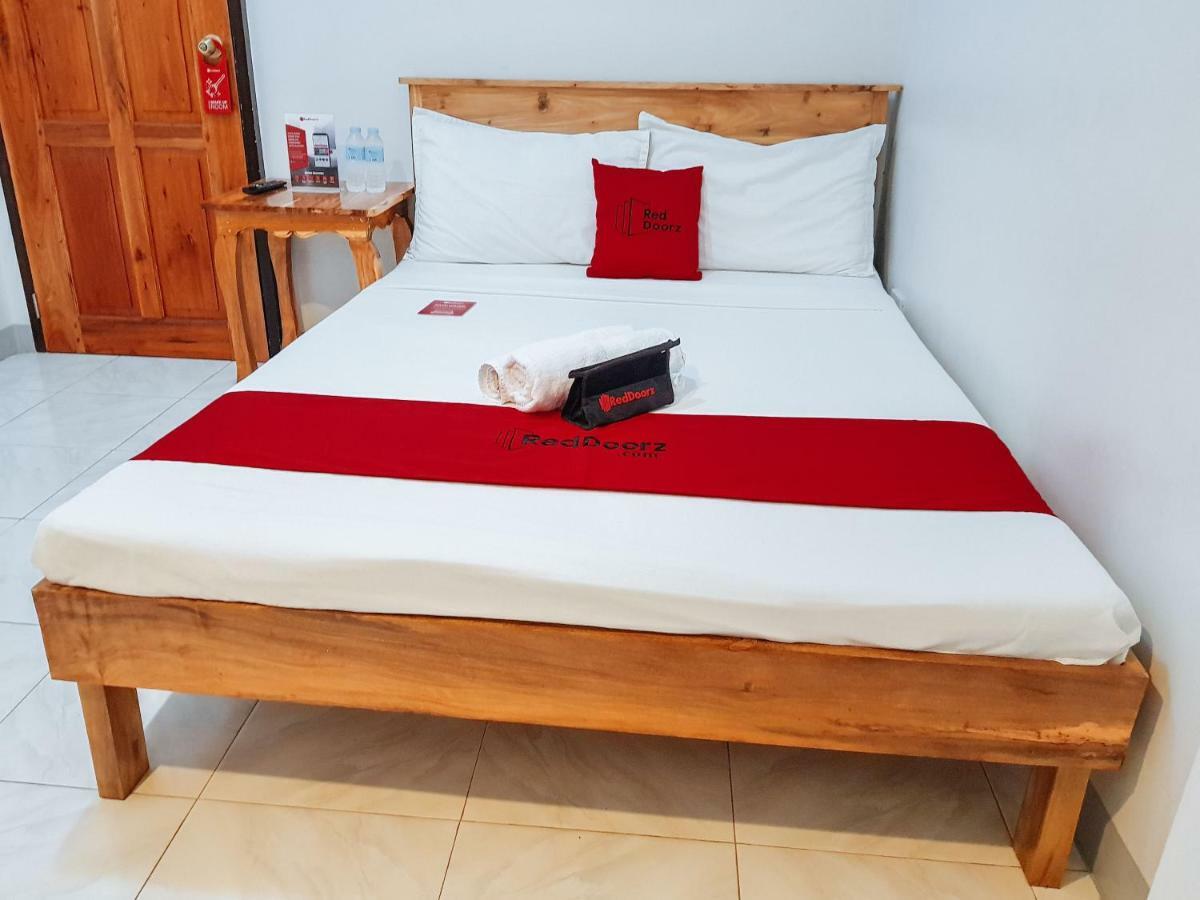 Hotel Reddoorz Near Ramiro Community Hospital Totolan Exteriér fotografie