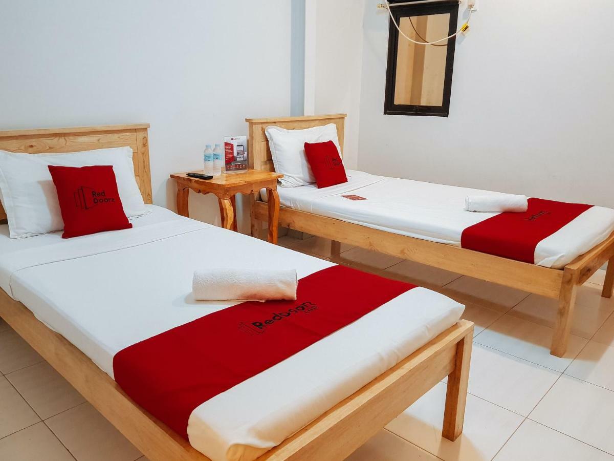 Hotel Reddoorz Near Ramiro Community Hospital Totolan Exteriér fotografie
