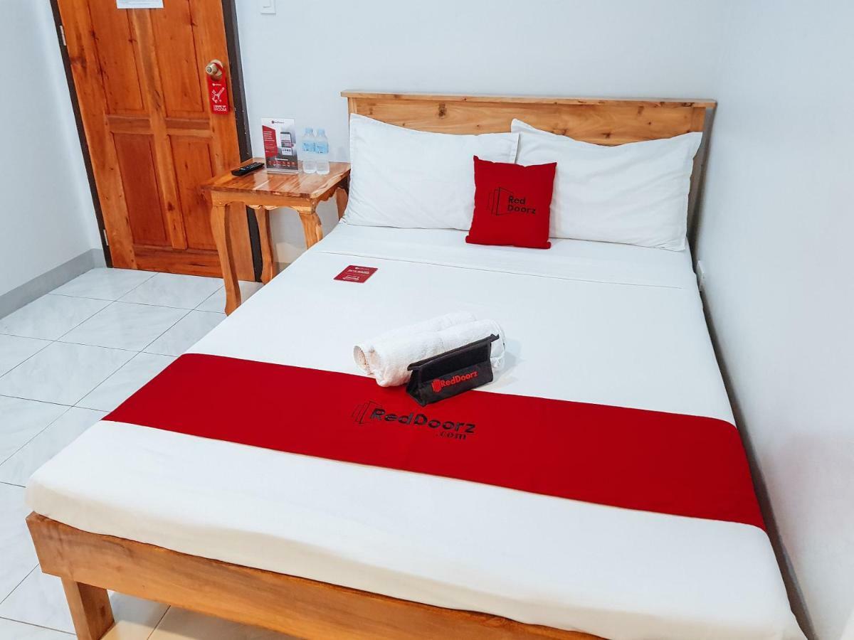Hotel Reddoorz Near Ramiro Community Hospital Totolan Exteriér fotografie