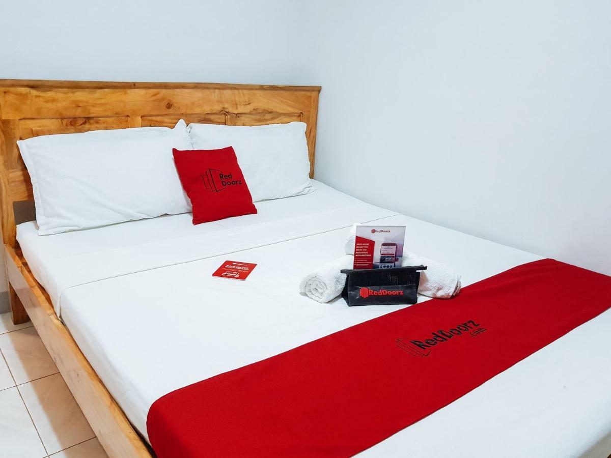 Hotel Reddoorz Near Ramiro Community Hospital Totolan Exteriér fotografie