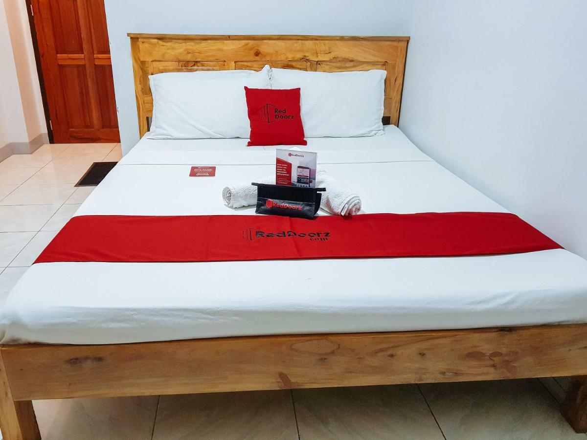 Hotel Reddoorz Near Ramiro Community Hospital Totolan Exteriér fotografie