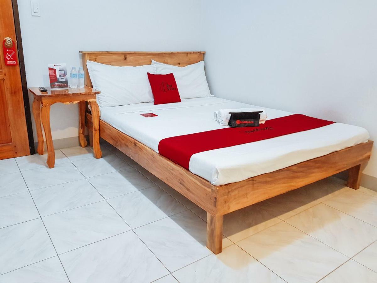Hotel Reddoorz Near Ramiro Community Hospital Totolan Exteriér fotografie