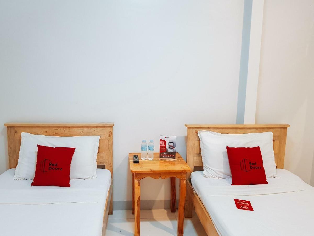 Hotel Reddoorz Near Ramiro Community Hospital Totolan Exteriér fotografie