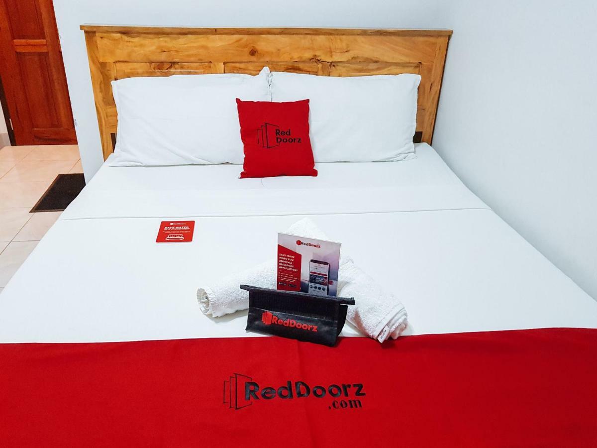 Hotel Reddoorz Near Ramiro Community Hospital Totolan Exteriér fotografie